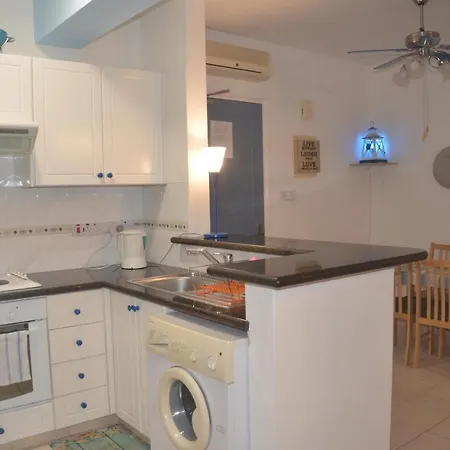 Seaview Bliss - Holiday Apartment Paphos