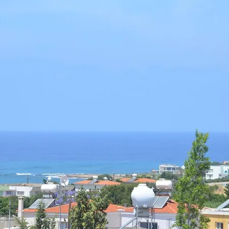 Seaview Bliss - Holiday Apartment Paphos